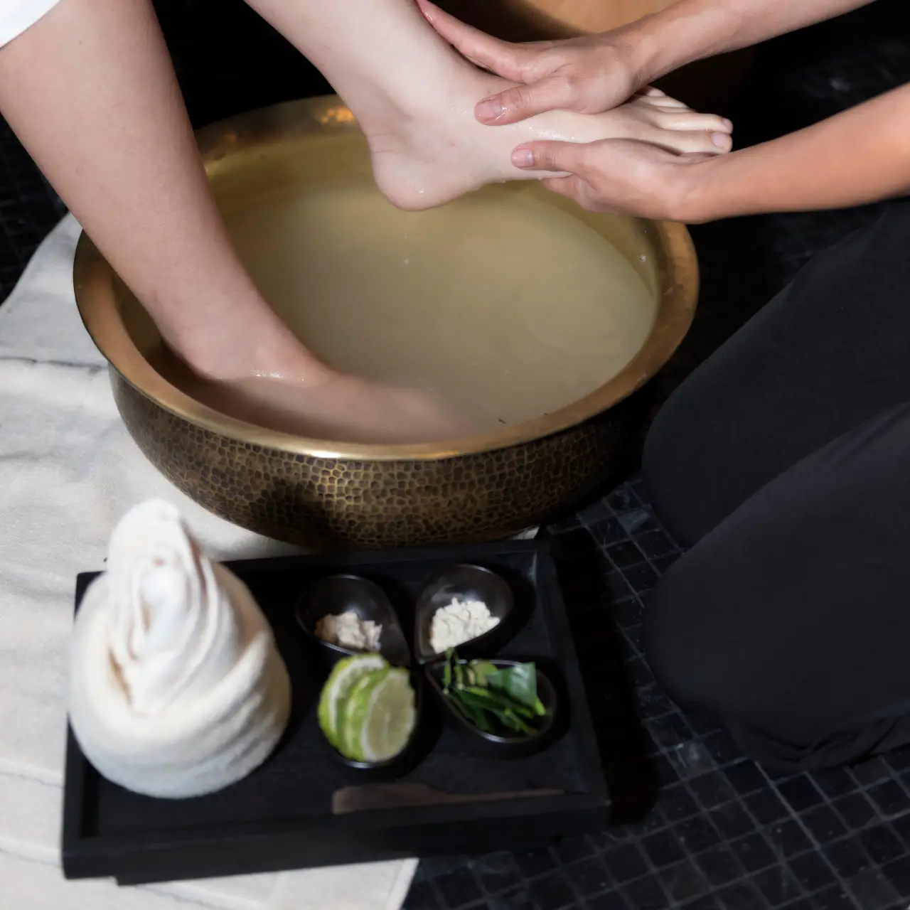 Day Spa infonäyttö (1080 x 1080 mm)-2.png