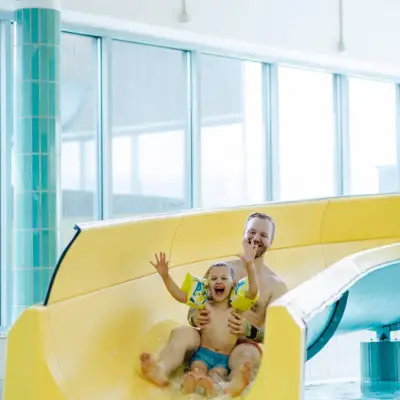 &Auml;kkil&auml;hd&ouml;t kylpyl&auml;&auml;n